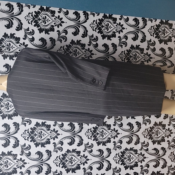 - Size large cardigan from Mary Ann Restivo - Picture 4 of 5